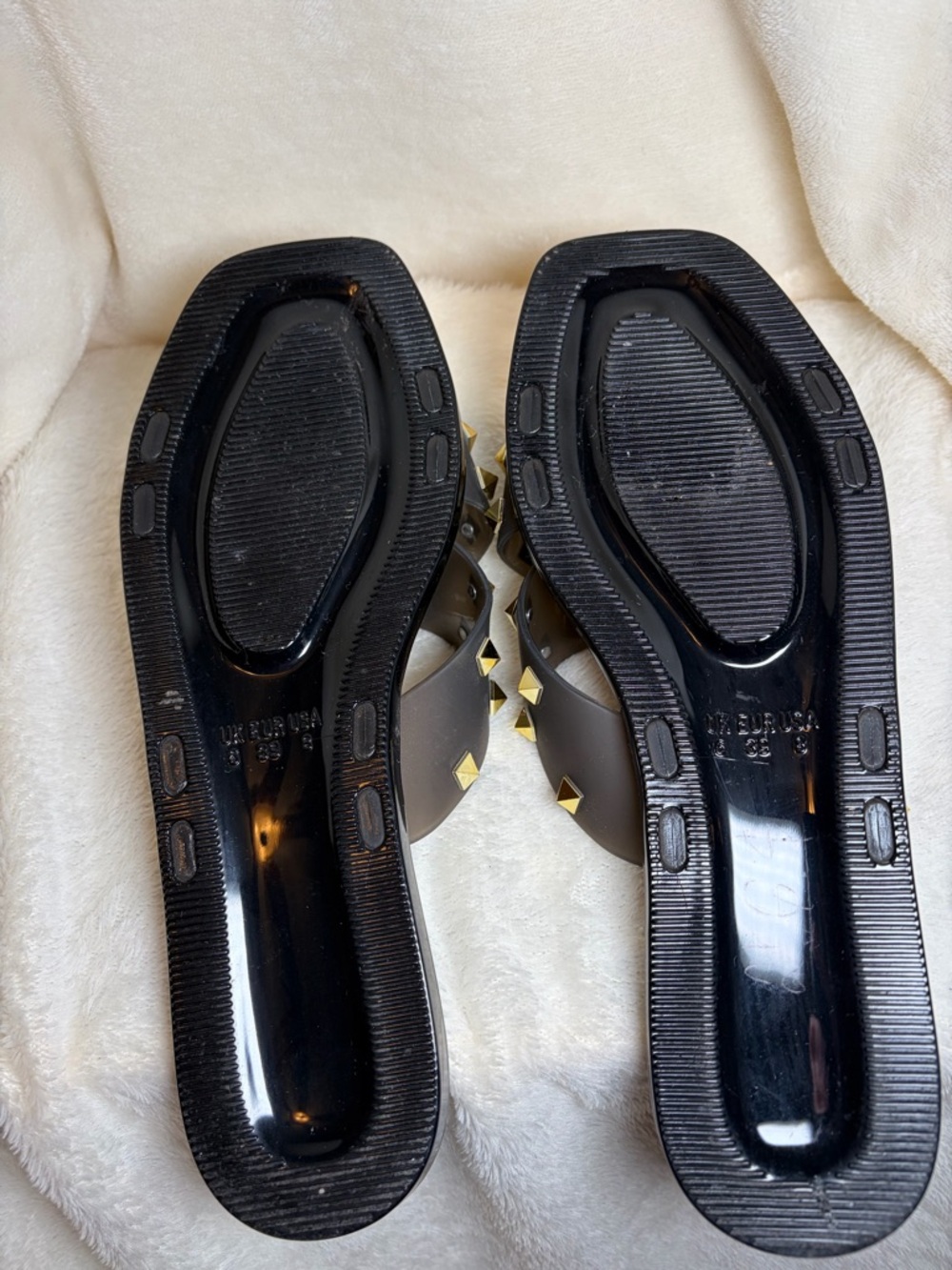 Steve Madden Tace Black Slide Jelly Sandals with Gold Studs - Picture 4 of 4